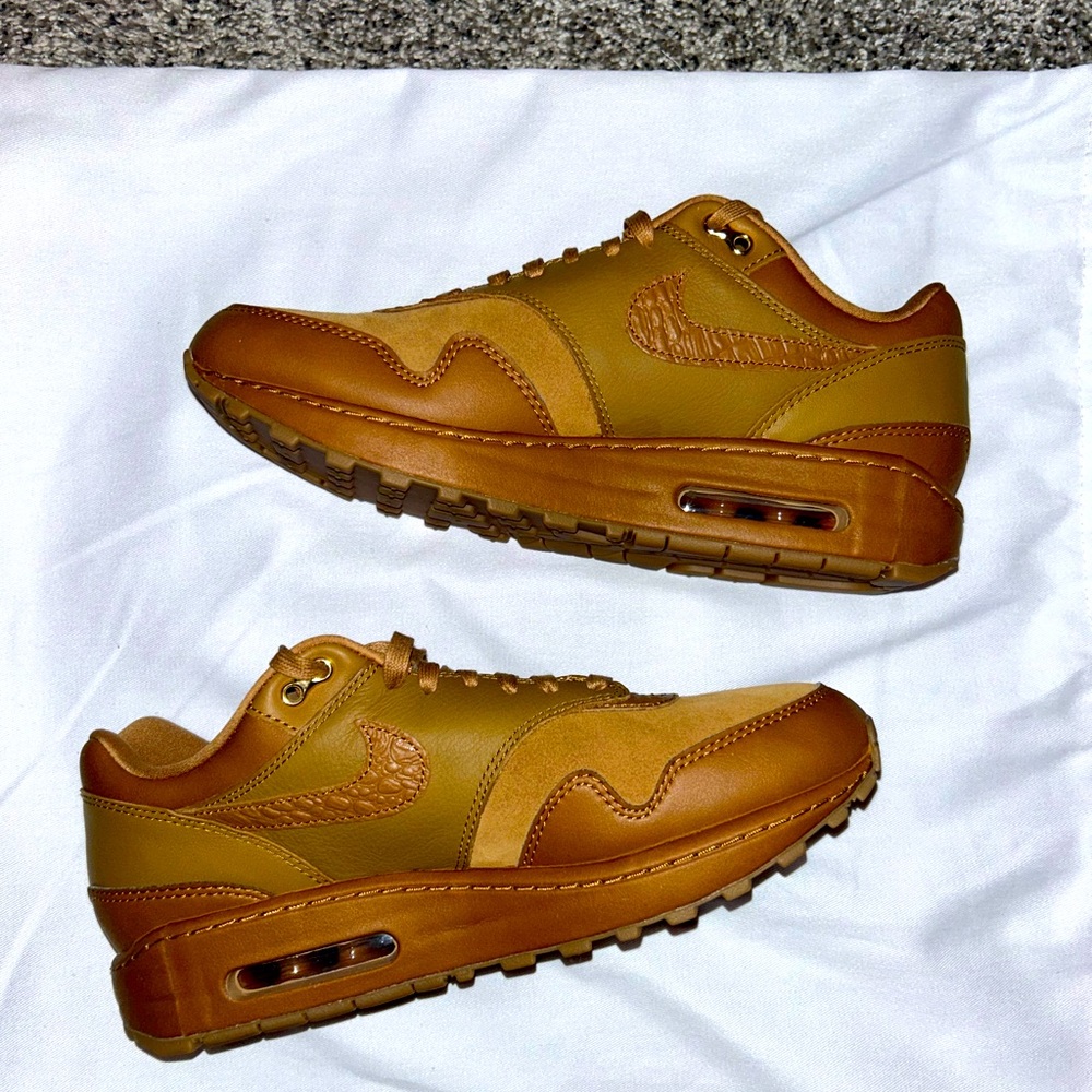 Nike Brown